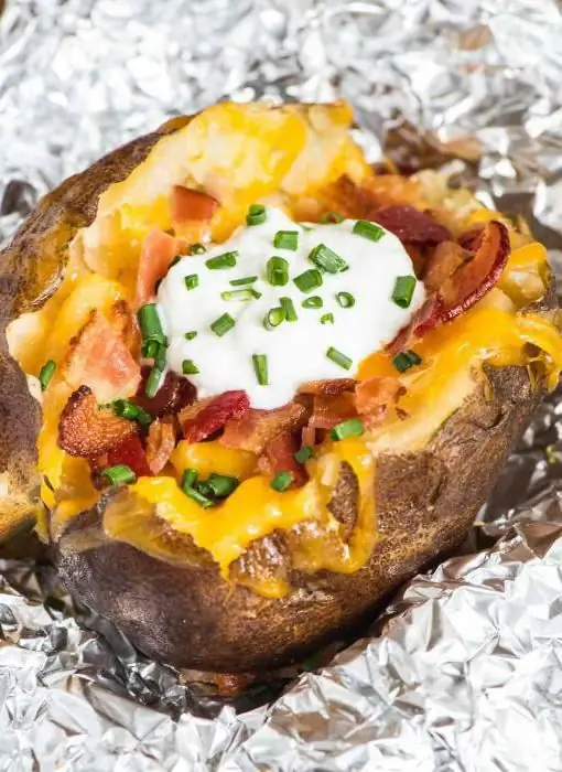 Patate al forno con la buccia al forno: ricette di cucina