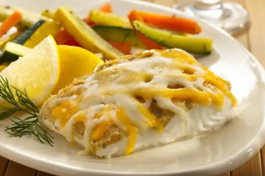 fish baked in sour cream sauce