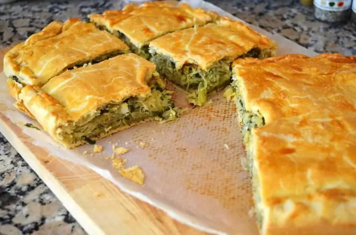 Pie geschlossen mit Kohl: Rezept mit Foto