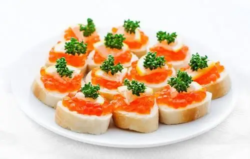 canapé au caviar