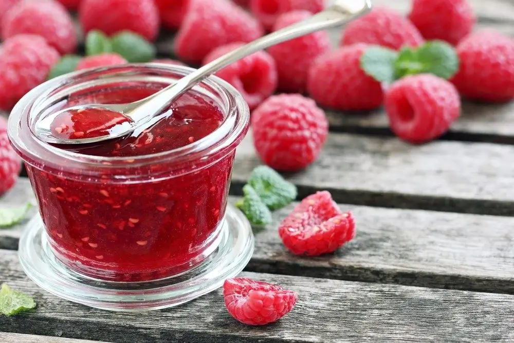 Ricetta per la marmellata di lamponi. Quanto zucchero è necessario per kg di lamponi per la marmellata