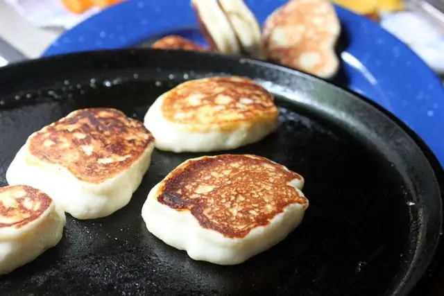 Buñuelos en una sartén