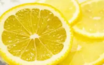 Puwede bang palitan ang lemon juice ng citric acid? Paano maayos na palabnawin ang citric acid