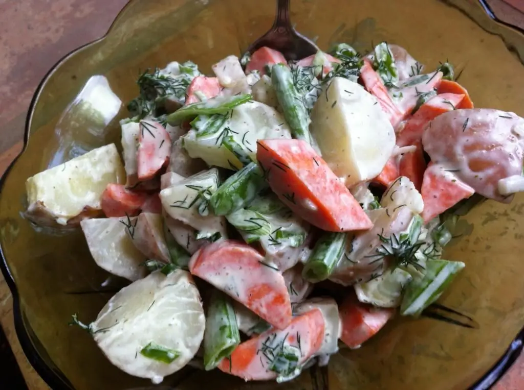 Salad yang lazat dan menarik