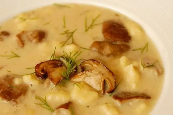 Zuppa di funghi: tre opzioni di zuppa