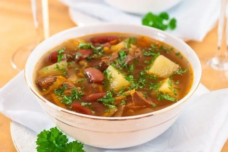 Soupe de choucroute aux haricots