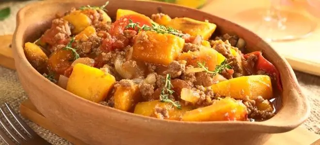 Come cuocere la carne con le patate in un calderone: una ricetta passo dopo passo