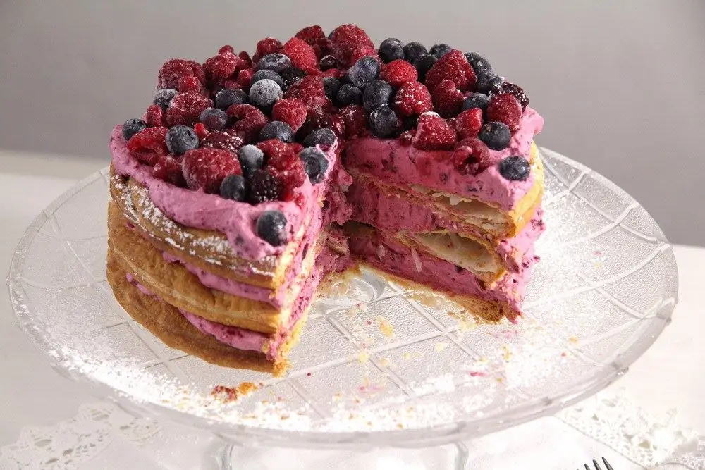 Torta di pasta sfoglia con panna acida: ricetta passo passo con foto