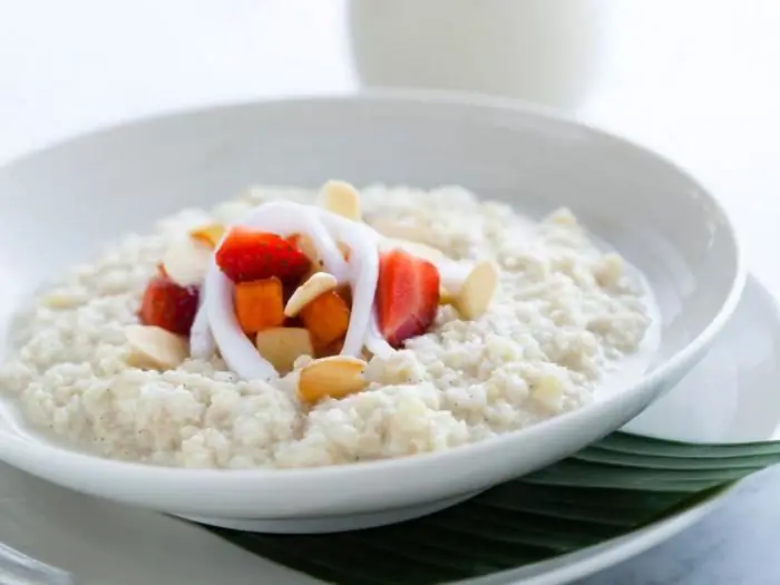 Bijirin lazat dengan susu dalam periuk perlahan: resipi, kaedah memasak, ulasan. Bubur semolina dalam periuk perlahan dengan susu