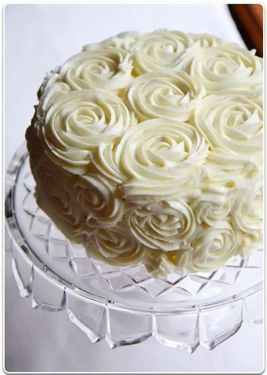 Cake decorated with roses