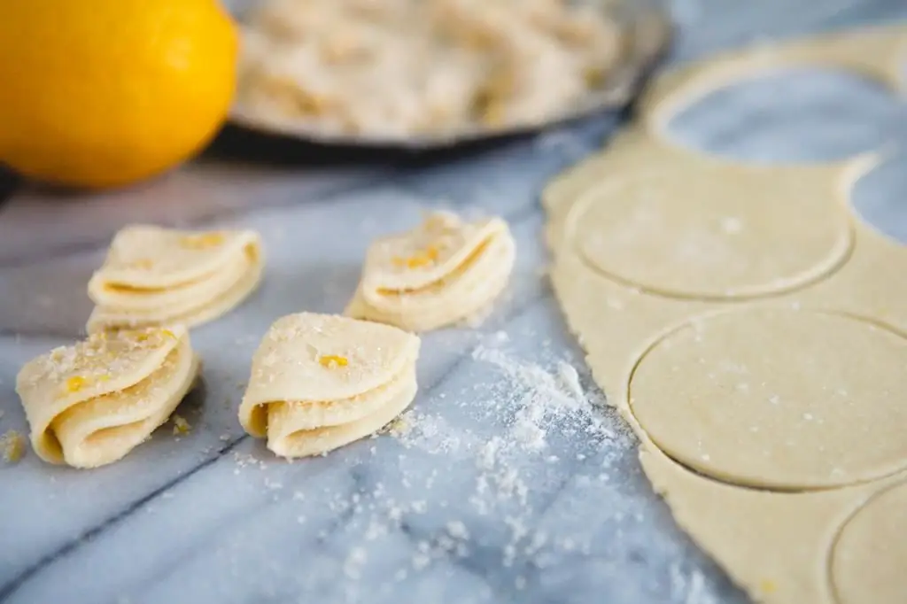 Curd cookies "Trianglar" med socker: ett recept med ett foto