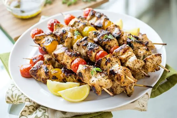 Chicken fillet on skewers: recipes for cooking chicken skewers at home