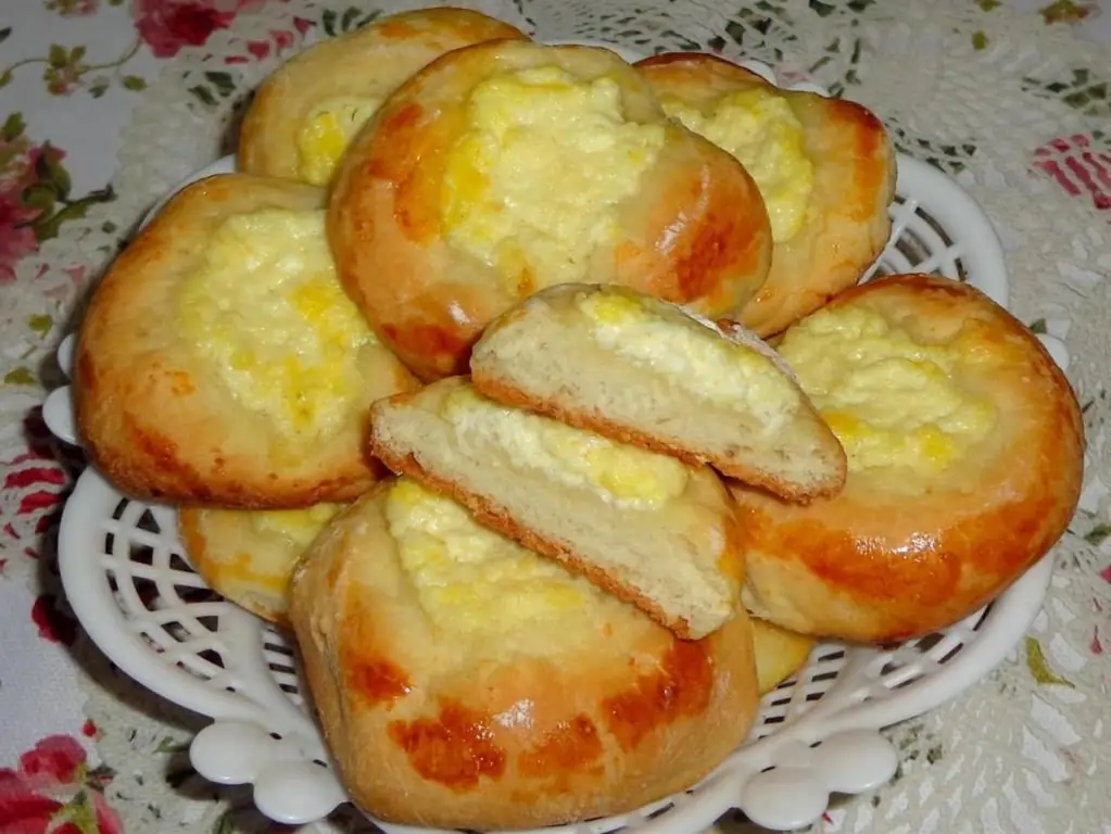 Shangi nrog tsev cheese